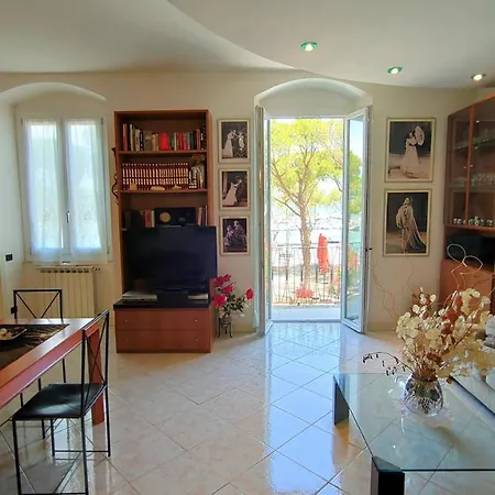Un Balcone In Pineta
